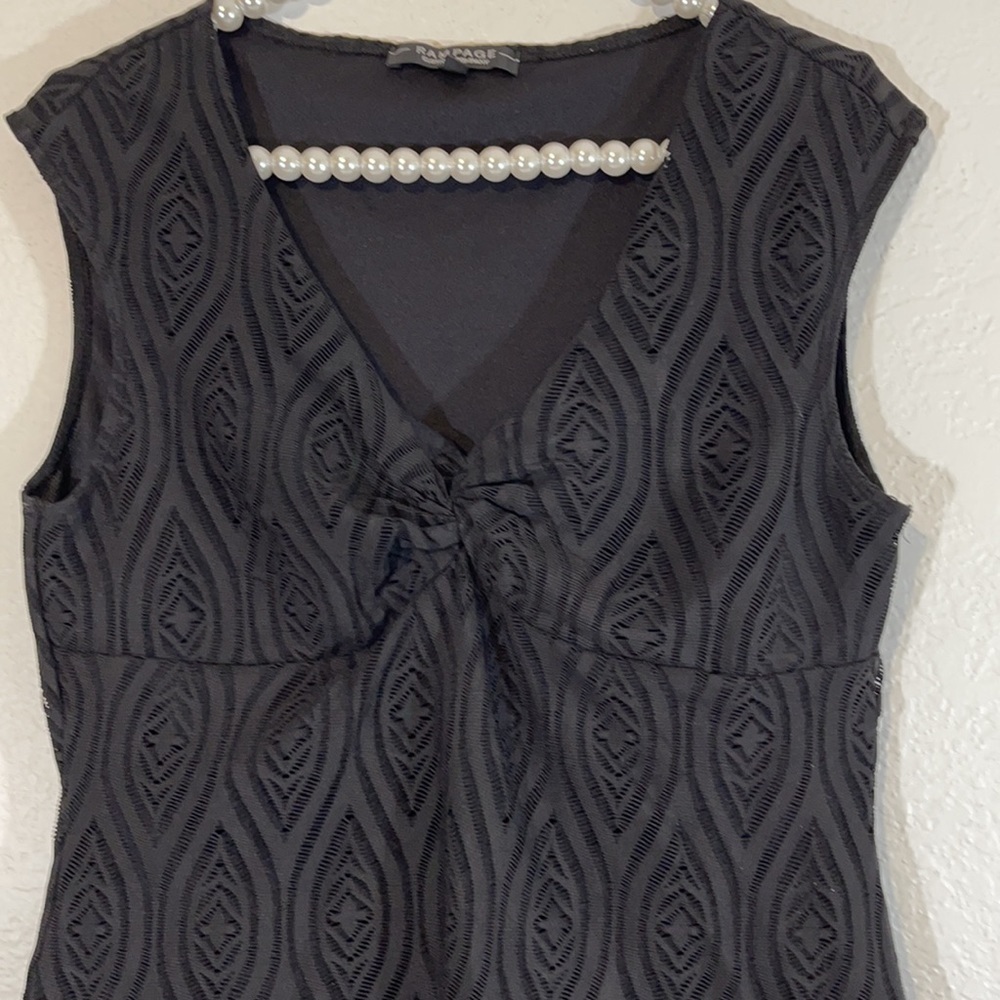 RAMPAGE Sexy V-Neck Sleeveless Black Blouse Large - Picture 2 of 6